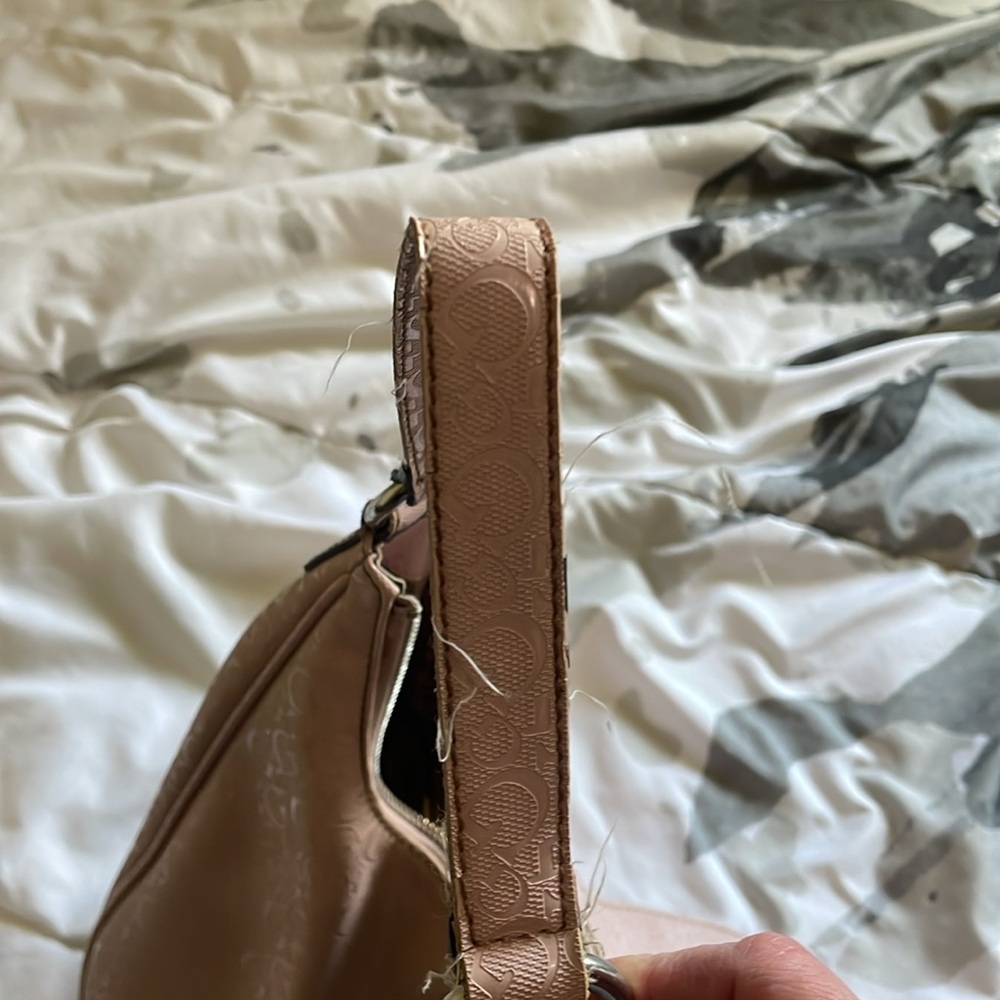 Blush Guess purse - Picture 4 of 4